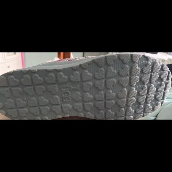 I Love Ugg  boots size 7 New In Box Kisses Mini With Circle Flowers And Side Zip - Picture 5 of 5